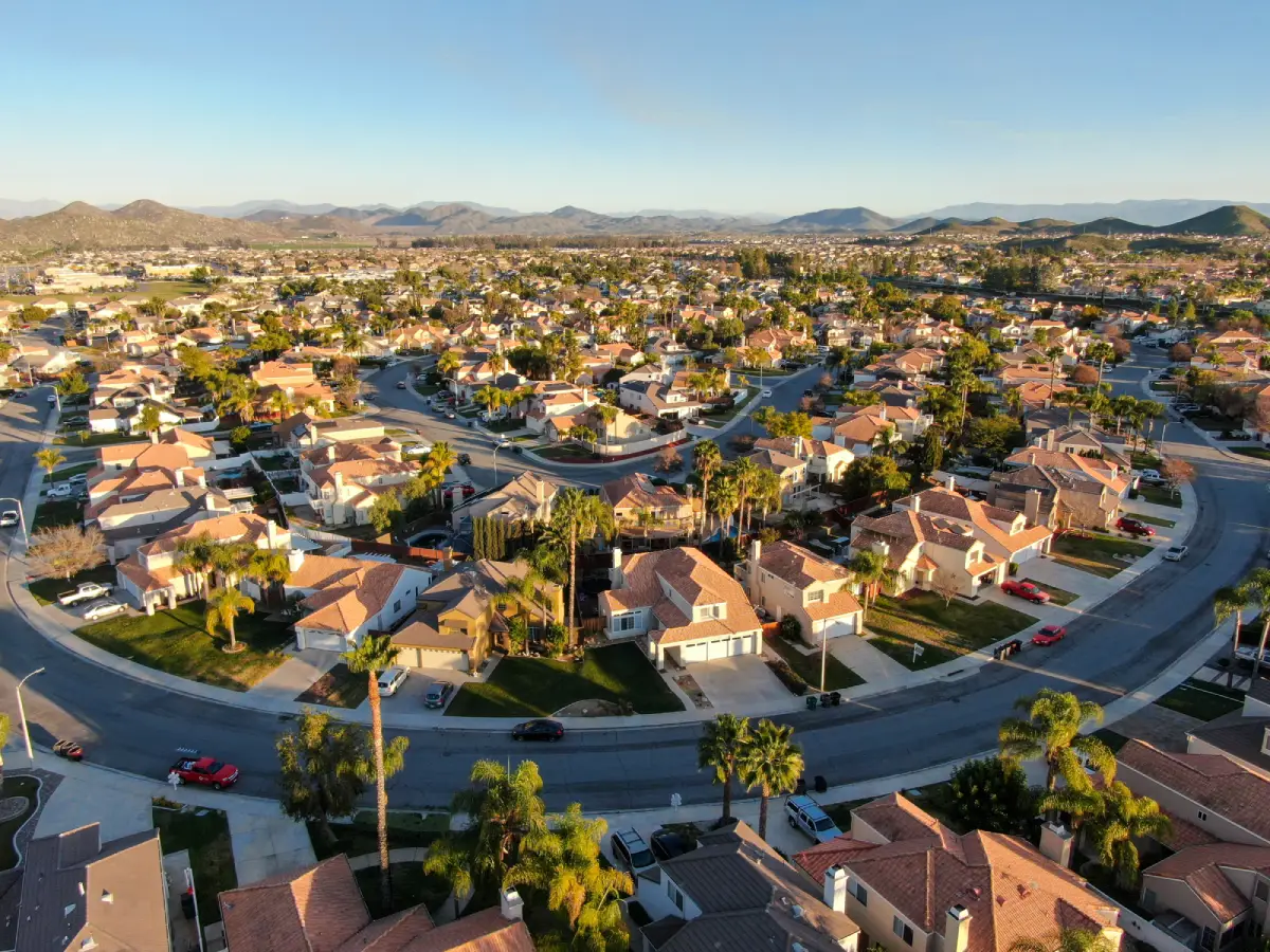 Fostering Compliance and Harmony in Your Fort Lauderdale HOA Community